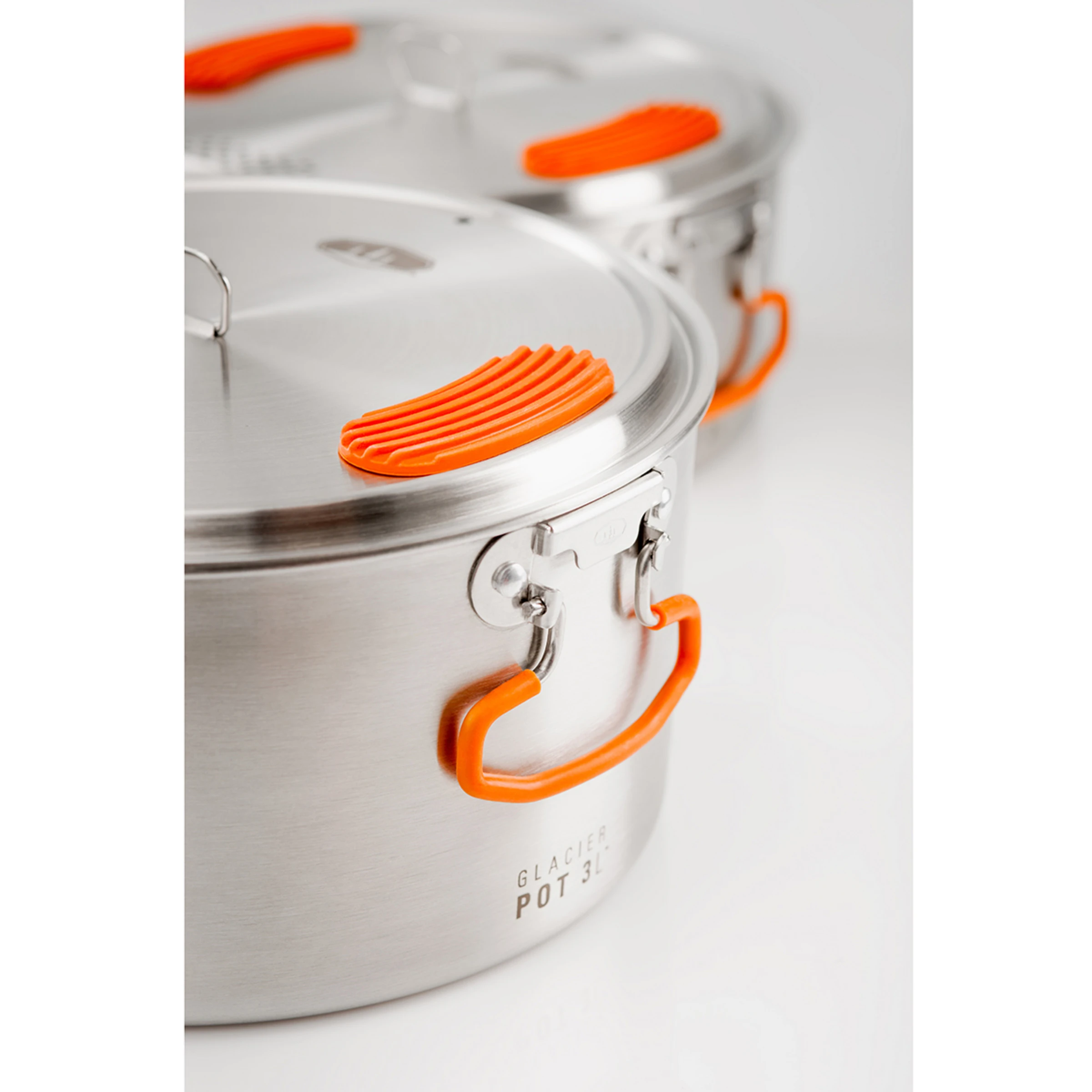 GSI Glacier Stainless Base Camper Medium Cookware 8 GSI Glacier Stainless Base Camper Medium Cookware - Image 8